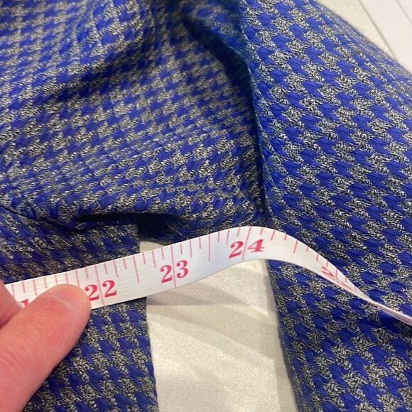 Robert Graham men’s medium shirt beautiful piece if you know this brand love it. - Picture 7 of 12